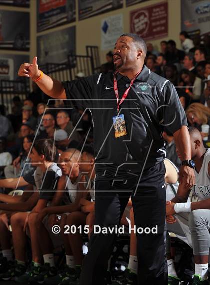 Thumbnail 2 in St. Petersburg vs. Bentonville (MaxPreps Holiday Classic) photogallery.