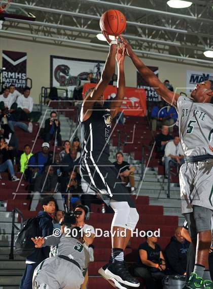 Thumbnail 2 in St. Petersburg vs. Bentonville (MaxPreps Holiday Classic) photogallery.