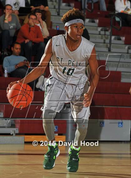 Thumbnail 2 in St. Petersburg vs. Bentonville (MaxPreps Holiday Classic) photogallery.