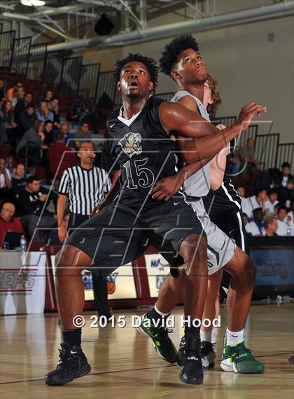 Thumbnail 1 in St. Petersburg vs. Bentonville (MaxPreps Holiday Classic) photogallery.