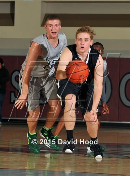 Thumbnail 2 in St. Petersburg vs. Bentonville (MaxPreps Holiday Classic) photogallery.