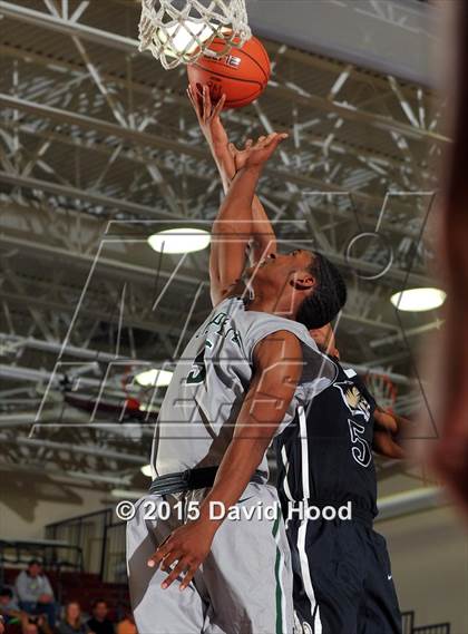 Thumbnail 3 in St. Petersburg vs. Bentonville (MaxPreps Holiday Classic) photogallery.