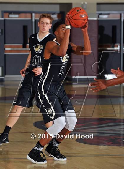 Thumbnail 3 in St. Petersburg vs. Bentonville (MaxPreps Holiday Classic) photogallery.