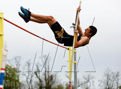 Thumbnail 2 in WPIAL AA Track Qualifier photogallery.