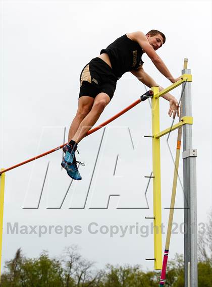 Thumbnail 1 in WPIAL AA Track Qualifier photogallery.