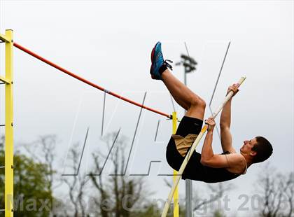 Thumbnail 1 in WPIAL AA Track Qualifier photogallery.