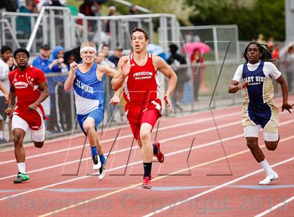 Thumbnail 1 in WPIAL AA Track Qualifier photogallery.