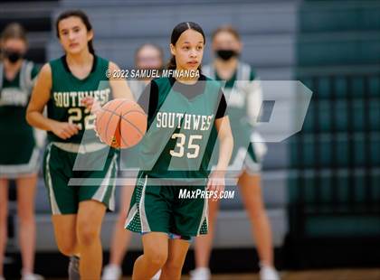 Thumbnail 2 in Lincoln Southwest vs Lincoln Northeast photogallery.