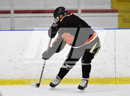 Thumbnail 1 in Iona Prep vs. Ridgefield (Carrano Cup Final) photogallery.