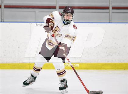 Thumbnail 3 in Iona Prep vs. Ridgefield (Carrano Cup Final) photogallery.