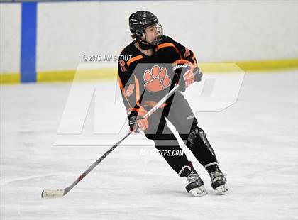 Thumbnail 3 in Iona Prep vs. Ridgefield (Carrano Cup Final) photogallery.