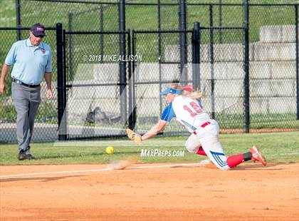 Thumbnail 3 in Sweetwater @ Red Bank (TSSAA AA Regional Final) photogallery.