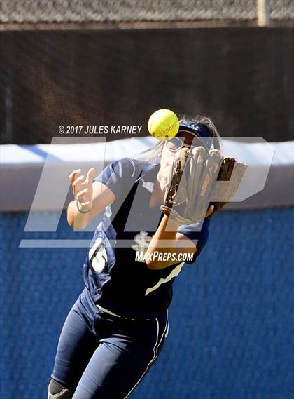 Thumbnail 2 in Bishop Gorman vs. Sierra Vista photogallery.