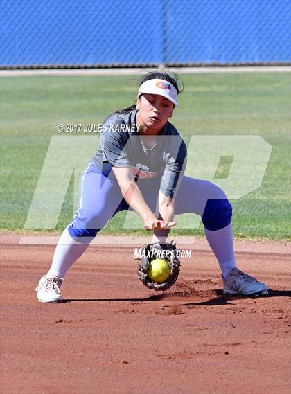 Thumbnail 2 in Bishop Gorman vs. Sierra Vista photogallery.