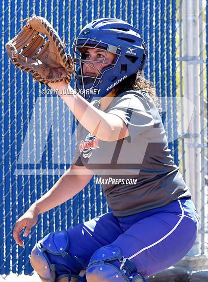 Thumbnail 3 in Bishop Gorman vs. Sierra Vista photogallery.