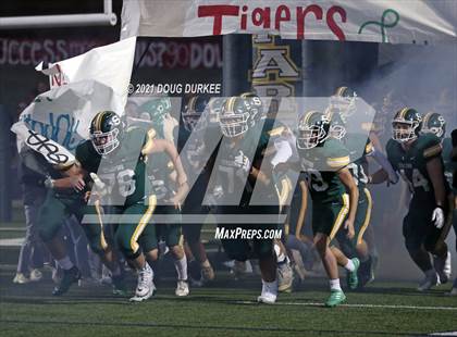 Thumbnail 2 in Katy vs. Stratford (UIL 6A D2 Area Playoff) photogallery.