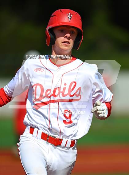 Thumbnail 3 in Etna @ University (CIF Northern Regional Semi) photogallery.