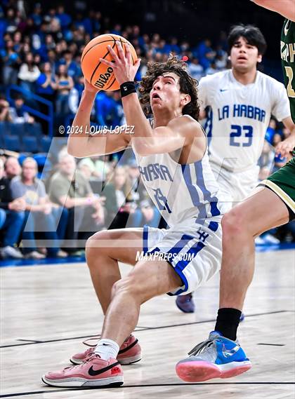 Thumbnail 1 in La Habra vs. St. Bonaventure (CIF SS DIV 3AA Championship) photogallery.