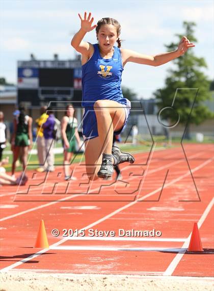 Thumbnail 3 in LHSAA Regional Meet photogallery.