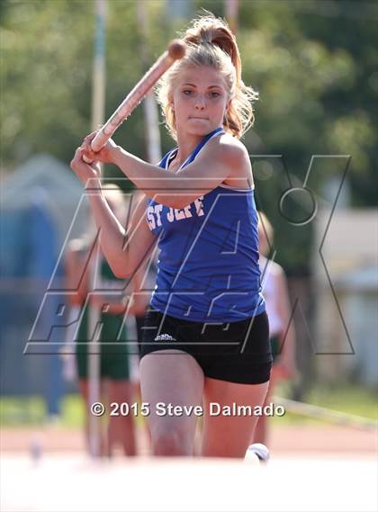 Thumbnail 3 in LHSAA Regional Meet photogallery.