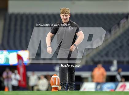 Thumbnail 3 in Oakwood @ Jayton (UIL 1A Division II Football Final) photogallery.