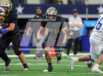 Thumbnail 1 in Oakwood @ Jayton (UIL 1A Division II Football Final) photogallery.