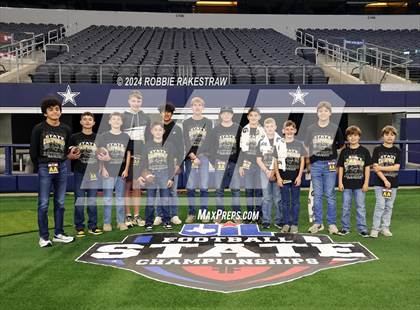 Thumbnail 2 in Oakwood @ Jayton (UIL 1A Division II Football Final) photogallery.