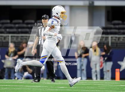Thumbnail 2 in Oakwood @ Jayton (UIL 1A Division II Football Final) photogallery.