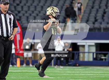 Thumbnail 1 in Oakwood @ Jayton (UIL 1A Division II Football Final) photogallery.