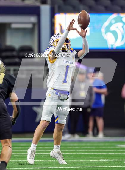 Thumbnail 1 in Oakwood @ Jayton (UIL 1A Division II Football Final) photogallery.