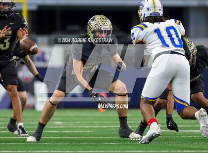 Thumbnail 3 in Oakwood @ Jayton (UIL 1A Division II Football Final) photogallery.