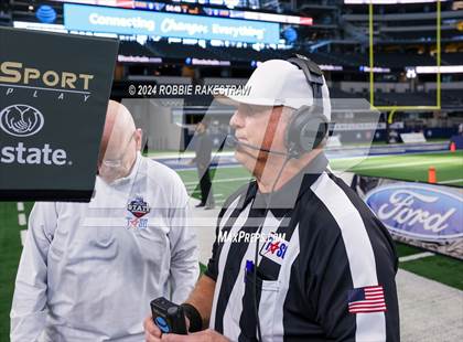 Thumbnail 1 in Oakwood @ Jayton (UIL 1A Division II Football Final) photogallery.