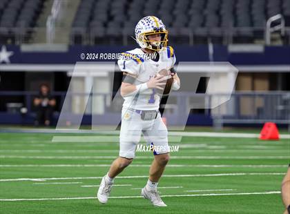 Thumbnail 1 in Oakwood @ Jayton (UIL 1A Division II Football Final) photogallery.