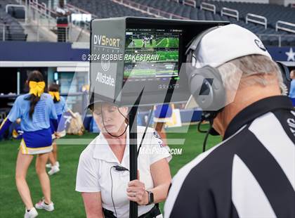 Thumbnail 2 in Oakwood @ Jayton (UIL 1A Division II Football Final) photogallery.