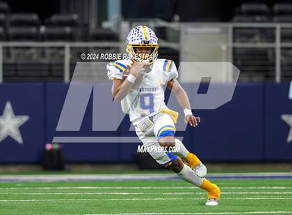 Thumbnail 3 in Oakwood @ Jayton (UIL 1A Division II Football Final) photogallery.