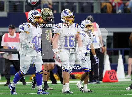 Thumbnail 3 in Oakwood @ Jayton (UIL 1A Division II Football Final) photogallery.