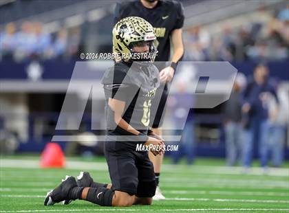 Thumbnail 3 in Oakwood @ Jayton (UIL 1A Division II Football Final) photogallery.