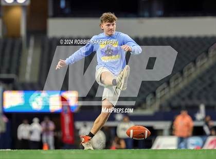 Thumbnail 2 in Oakwood @ Jayton (UIL 1A Division II Football Final) photogallery.