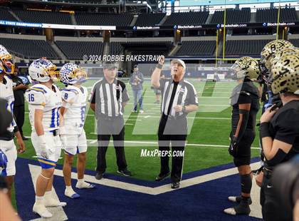Thumbnail 1 in Oakwood @ Jayton (UIL 1A Division II Football Final) photogallery.