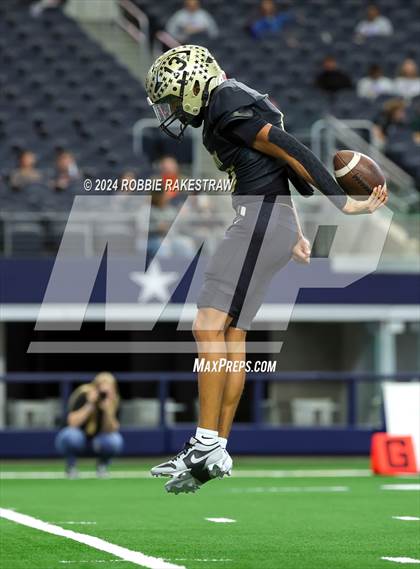 Thumbnail 1 in Oakwood @ Jayton (UIL 1A Division II Football Final) photogallery.