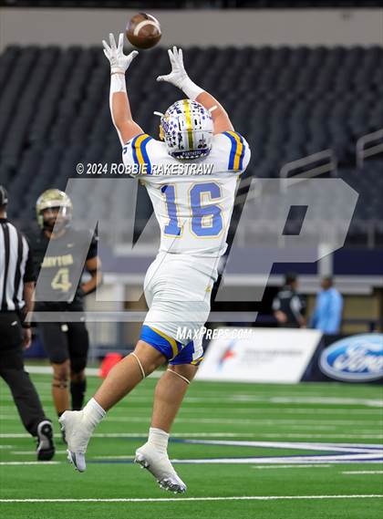Thumbnail 1 in Oakwood @ Jayton (UIL 1A Division II Football Final) photogallery.