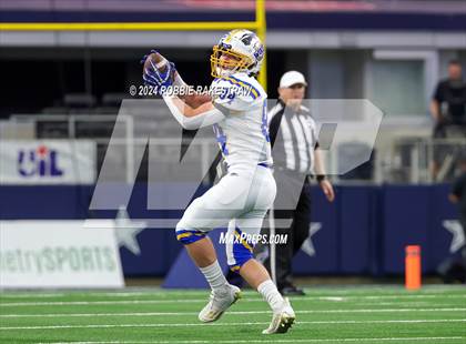 Thumbnail 2 in Oakwood @ Jayton (UIL 1A Division II Football Final) photogallery.