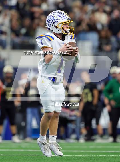Thumbnail 3 in Oakwood @ Jayton (UIL 1A Division II Football Final) photogallery.