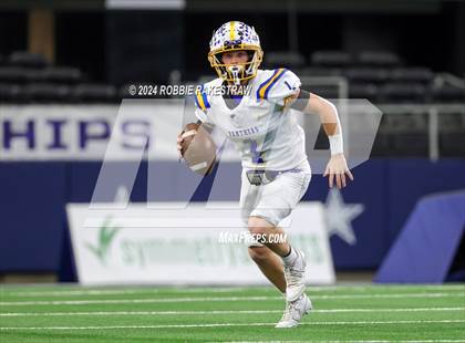 Thumbnail 1 in Oakwood @ Jayton (UIL 1A Division II Football Final) photogallery.