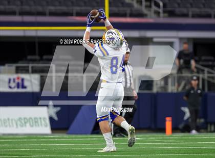 Thumbnail 1 in Oakwood @ Jayton (UIL 1A Division II Football Final) photogallery.