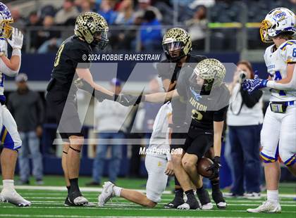 Thumbnail 1 in Oakwood @ Jayton (UIL 1A Division II Football Final) photogallery.