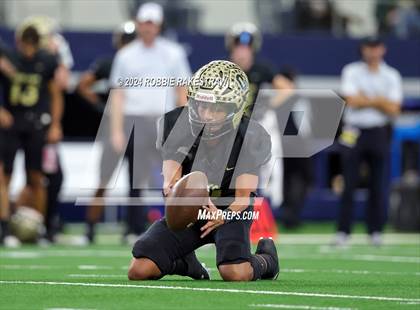 Thumbnail 1 in Oakwood @ Jayton (UIL 1A Division II Football Final) photogallery.