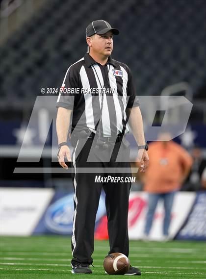 Thumbnail 2 in Oakwood @ Jayton (UIL 1A Division II Football Final) photogallery.
