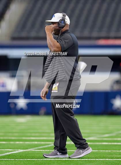 Thumbnail 2 in Oakwood @ Jayton (UIL 1A Division II Football Final) photogallery.