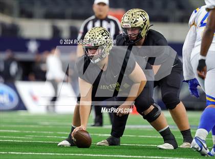 Thumbnail 3 in Oakwood @ Jayton (UIL 1A Division II Football Final) photogallery.